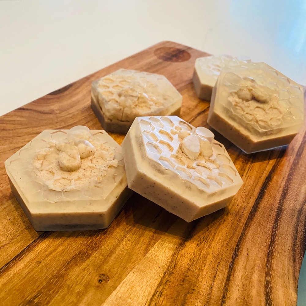 🍯5 Honey bee soaps!!!🍯